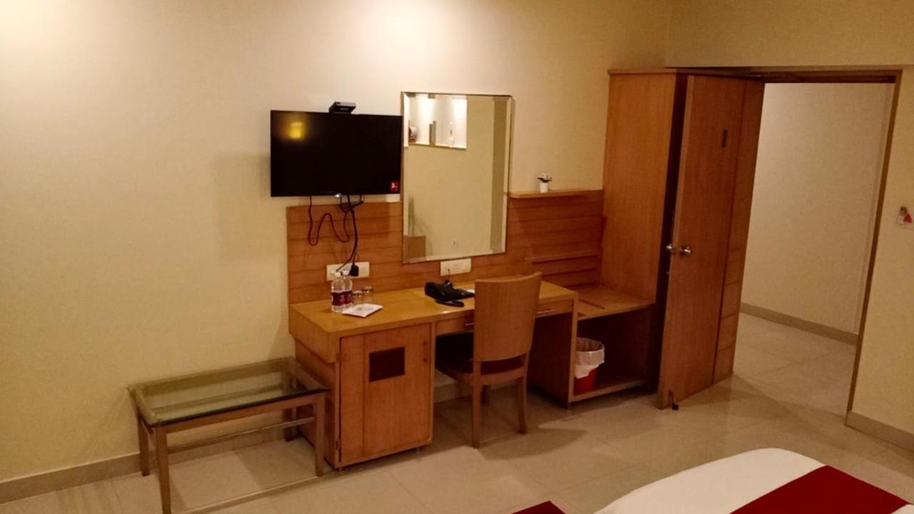Fabhotel A&M - Nr Lv Prasad Institute, Banjara Hills Hyderabad Eksteriør billede