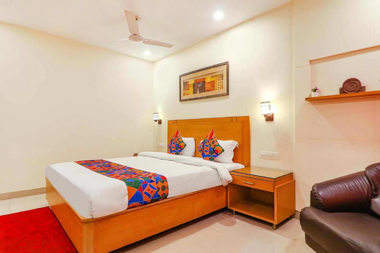 Fabhotel A&M - Nr Lv Prasad Institute, Banjara Hills Hyderabad Eksteriør billede